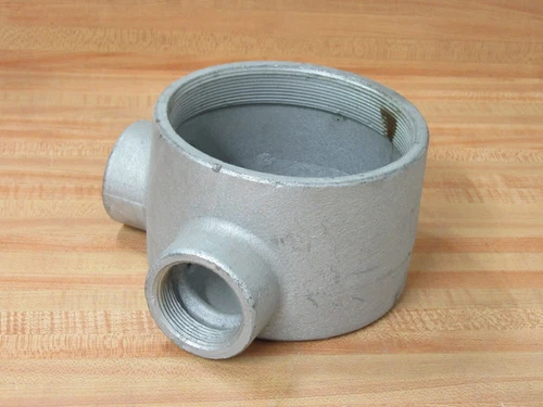 Crouse & Hinds GUAL-59 1-1/2" Conduit Outlet Box GUAL59