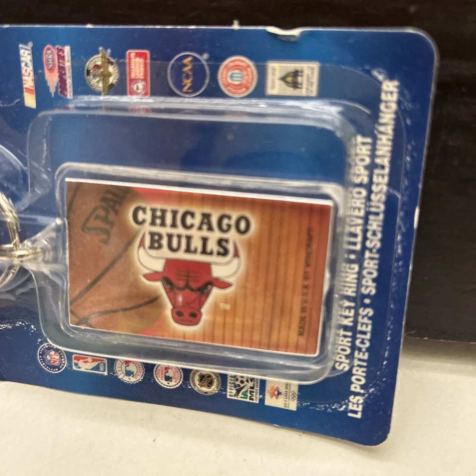 Vintage Wincraft Sports Chicago Bulls logo, NBA Basketball KeychainNew Old Stock - Image 3 of 4