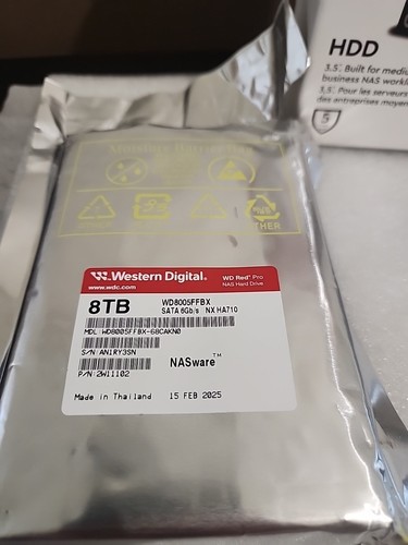 Western Digital WD 8TB Red Pro NAS SATA HDD Internal Hard Drive HDD-WD8005FFBX - Photo 4/6