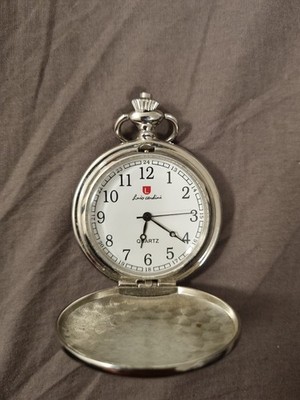 Silberfarbene Quarz-Taschenuhr Der Marke Luis Cardini. Made In Switzerland
