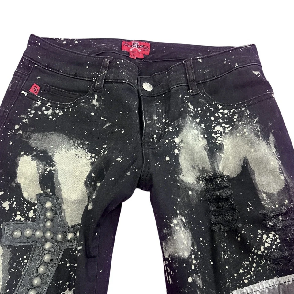 Pantalones de mezclilla ajustados negros con tachuelas Royal Bones vintage góticos destruidos punk talla 7 Y2K Foto 4 de 4