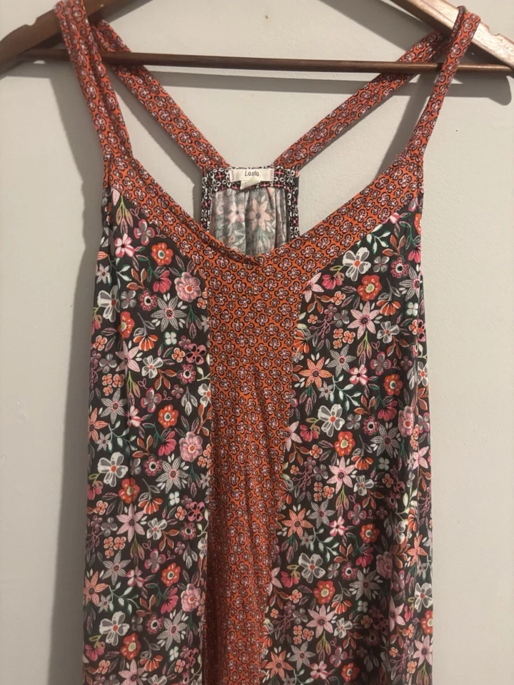 Vestido Layla Feminino Estampa Curta Chemise Multi Floral Pequeno Vermelho Rosa Sem Mangas - Imagem 2 de 4