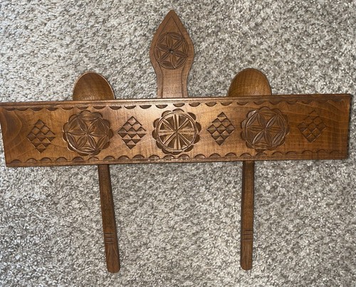 Vintage Polish Wood Carved/Stamped 3 Utensil Spoon Rack w/ 2 Spoons Included - Picture 2 of 6