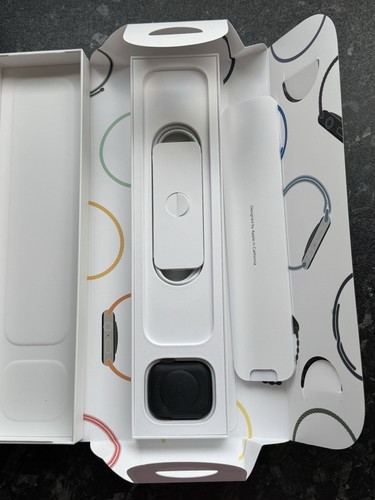 Apple Watch Series 7 45mm Black Aluminium, GPS - Picture 9 of 16