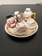 Vintage 8 Pc. miniature Mrs. Santa Claus tea set.