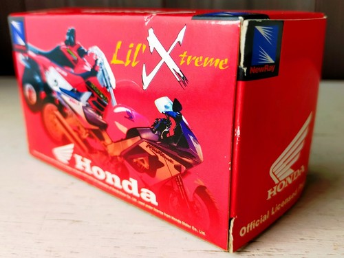 Nuevo Ray Toys Honda RC51 RVT1000R 1:32 motocicleta diecast rojo sin usar... - Imagen 6 de 7