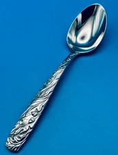 Reed & Barton OAKLEAF Oval Soup Spoon 7" Stainless 18/8 KOREA LL BEAN Embossed