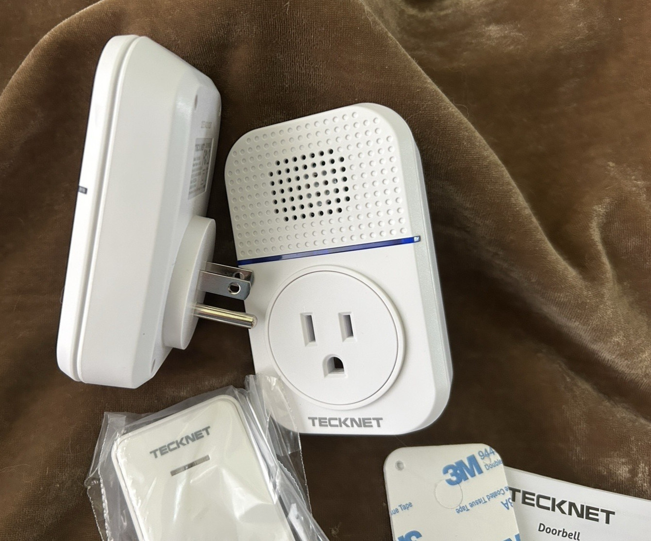 TECKNET Wireless Doorbell ~ One Transmitter & Two Plug in Receivers ~ New In Box