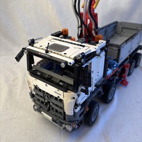 LEGO TECHNIC: Mercedes-Benz Arocs 3245 (42043) Complete with Box and Manual 