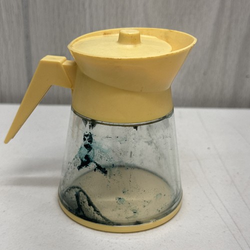 VTG Magic Pouring Perk Coffee Pot Toy Disappearing 3.5" Manitowoc Chilton READ