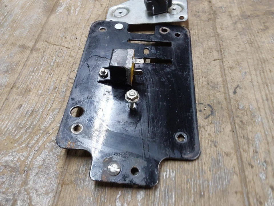 Harley Davidson Dyna Wide Glide 1999 1993-1999 eléctrico soporte de fusible delantero trasero Foto 3 de 4