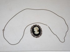Vintage Cameo Pendant / Pin w/30 Chain