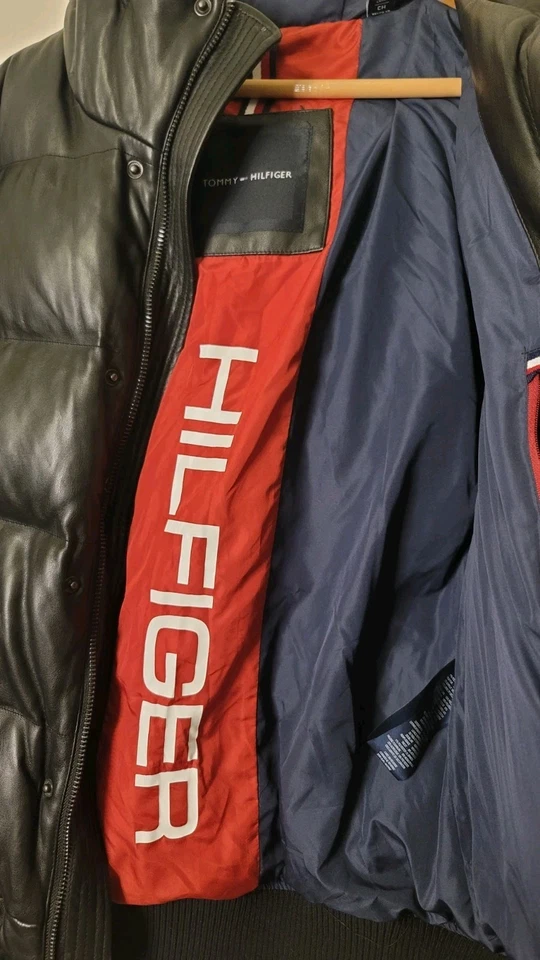 Tommy Hilfiger Chaqueta acolchada acolchada con capucha talla pequeña 44 imitación cuero negra Foto 3 de 4