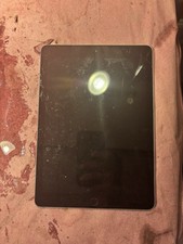 Apple iPad 6 9.7" A1893 WiFi Gray Tablet - SN DMPX5RCXJF8M BAD SCREEN