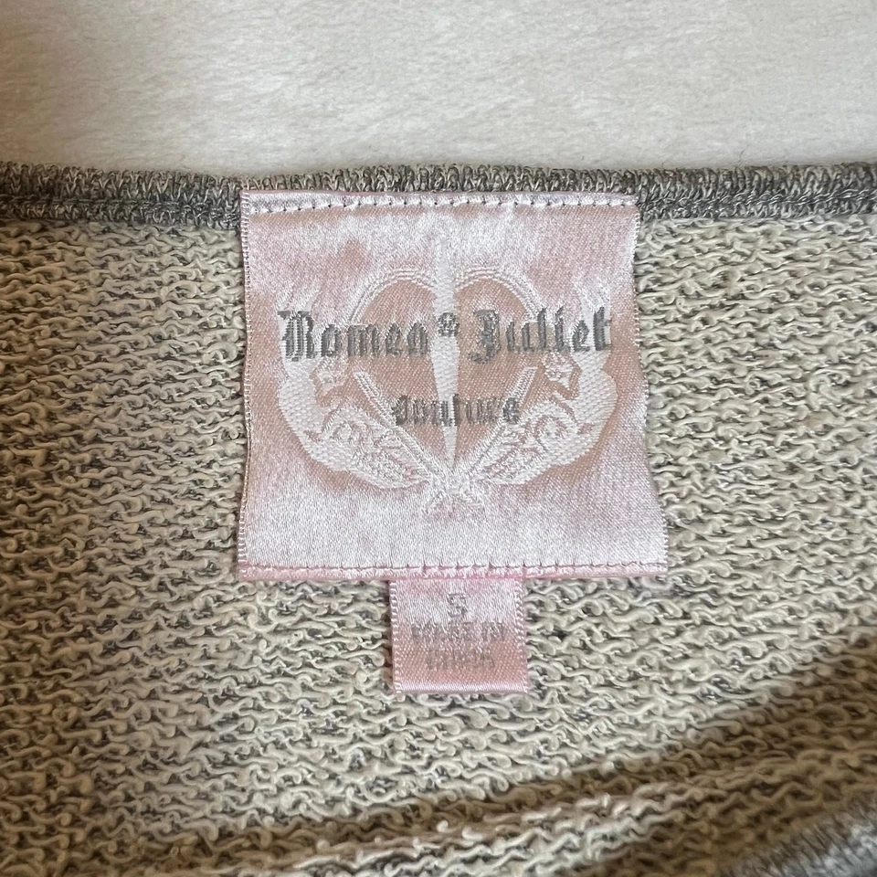 Sudadera Romeo & Juliet Couture Adornada Hombro Calce Relajado Talla Pequeña Foto 4 de 4