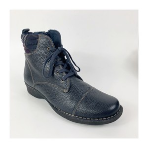 clarks quilted boots