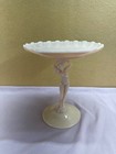 Nude clamshell Compote In Opalescent Pink Milk Glass Figurine Stand vintage — photo 1