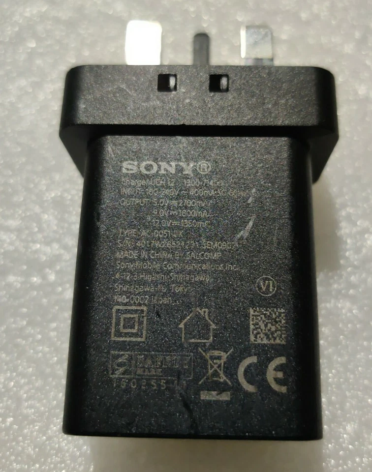 Cargador rápido ultrarrápido original Sony UCH12 Qualcomm 3.0 para teléfonos Sony Xperia Foto 3 de 4