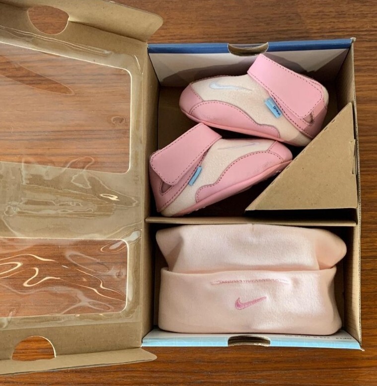 PONY Scarpe e berretto Nike Play Babyfit CB