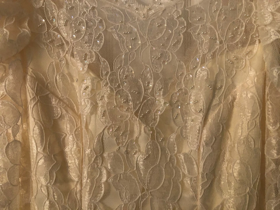 Винтажный свадебное платье слоновой кости/кремовый атлас, кружева, бисер свадебный салон размер 6 носить один раз - Изображение 3 из 4