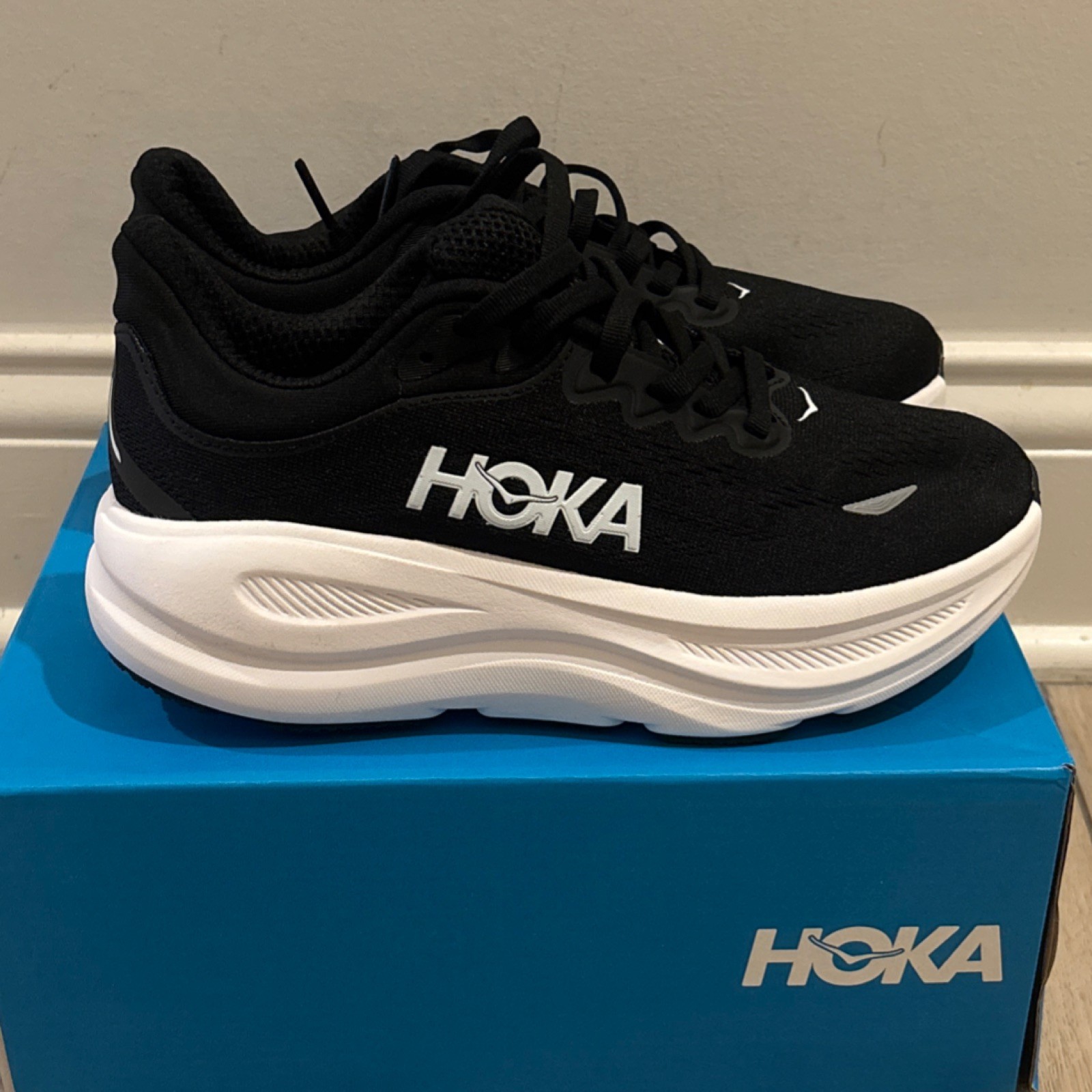 Hoka Bondi 9 Black White Womens size 8 Mesh Athletic Sneaker