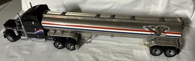 (New with Tag) Franklin Mint PETERBILT 1:32 Diecast TRACTOR & TANKER TRAILER