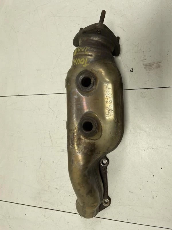 Volkswagen Touareg 2004 2007 4,2 L colector de escape del lado del conductor izquierdo OEM+ Foto 4 de 4
