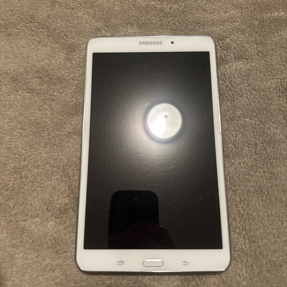 Tablet Samsung Galaxy Tab A Wi-Fi Blanca SM-T350 Para Repuestos O Reparación  Foto 3 de 4