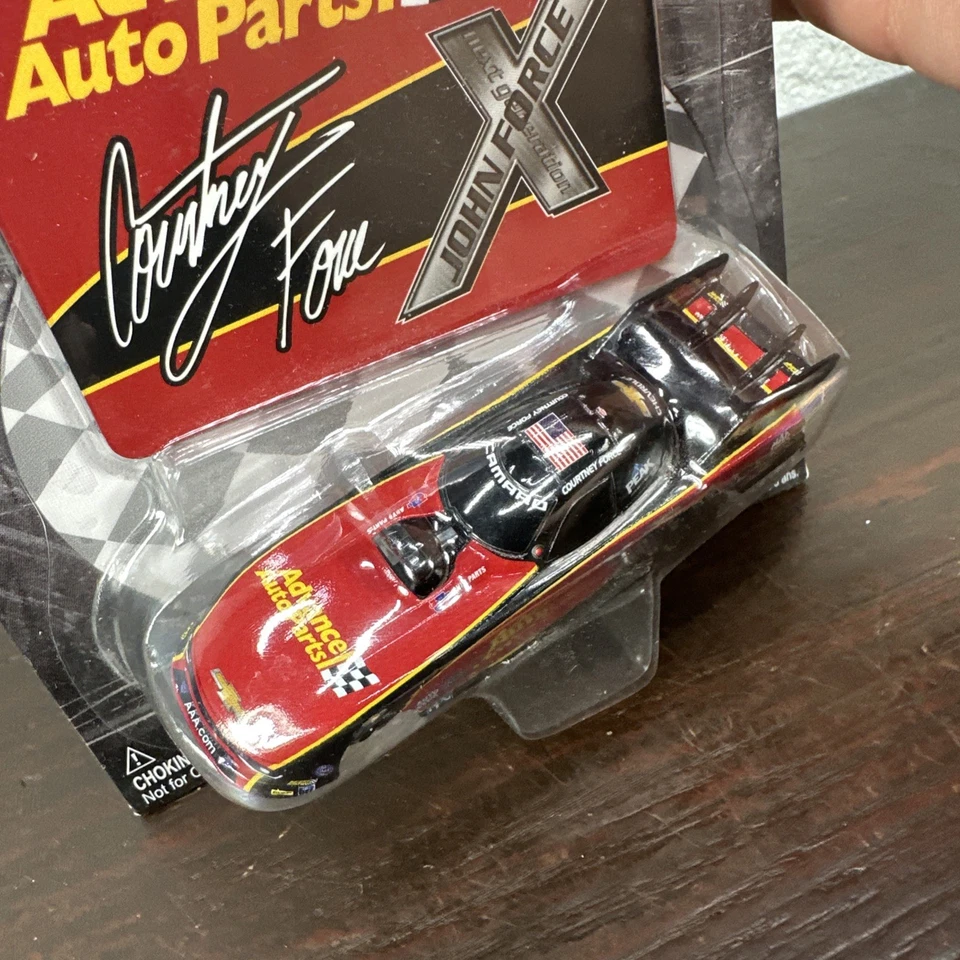 Camaro avanzado Wave 9 NASCAR Authentics NHRA Courtney Force 1:64 2017 piezas de automóviles Foto 2 de 3
