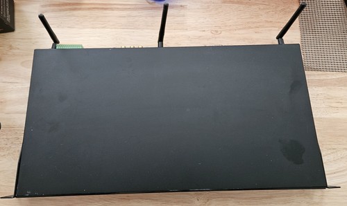 Controlador de automatización del hogar Control4 C4-HC800-BL con orejas de montaje en rack sin adaptador de CA - Imagen 4 de 5