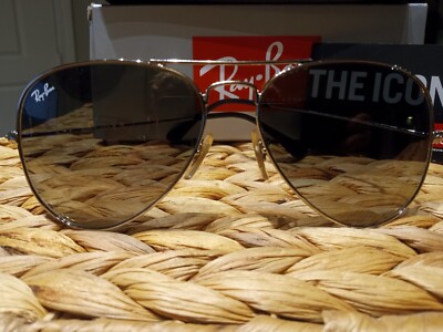 NWOT Authentic Ray-Ban Aviator Silver/Gray Sunglasses RB3025  display picture 1