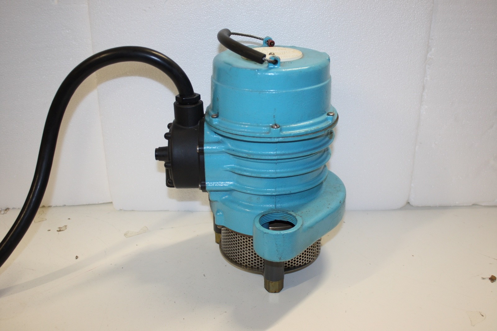 KENCO MODEL 92N1A DEWATERING SUBMERSIBLE PUMP 1HP 115V 1ph 3450 RPM