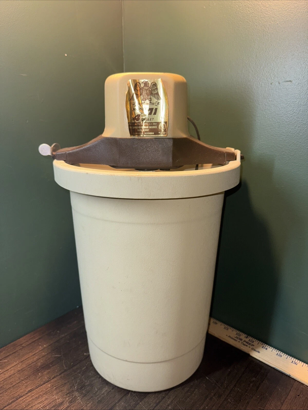 Vintage Richmond Cedar Works 4 Qt, Electric Ice Cream Freezer-Model 71