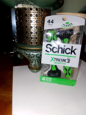 Schick Xtreme 3 Sensitive Men s Disposable 3-Blade Razor Pack of 4 New Sealed