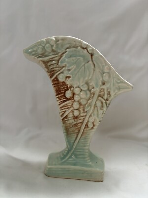 McCoy Pottery Fan Vase Grapes Leaves Green Brown Vintage Blue