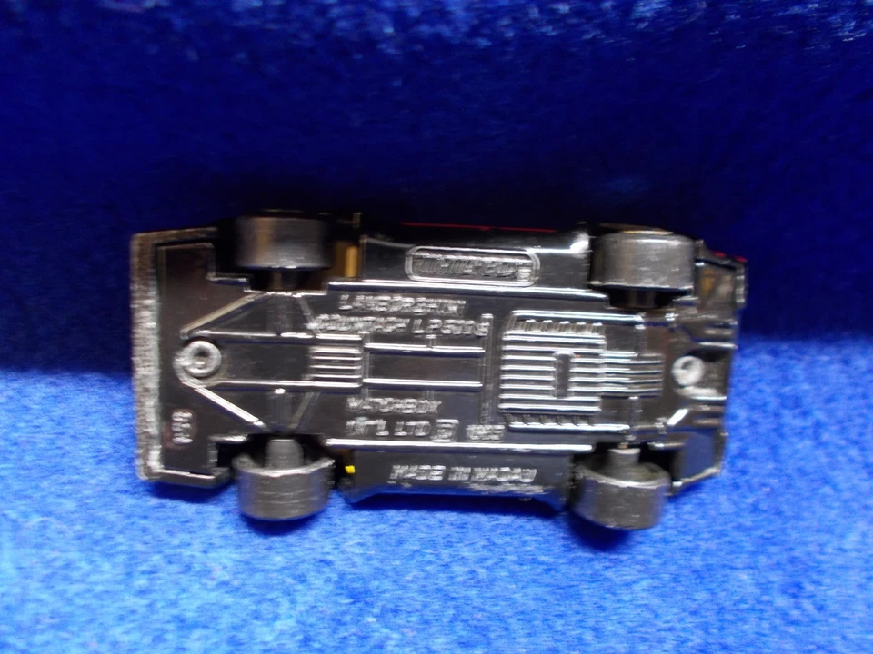 MATCHBOX SUPERFAST BLACK LAMBORGHINI COUNTACH *LP500 w/ WHITE & ORANGE STRIPES - Image 3 of 3