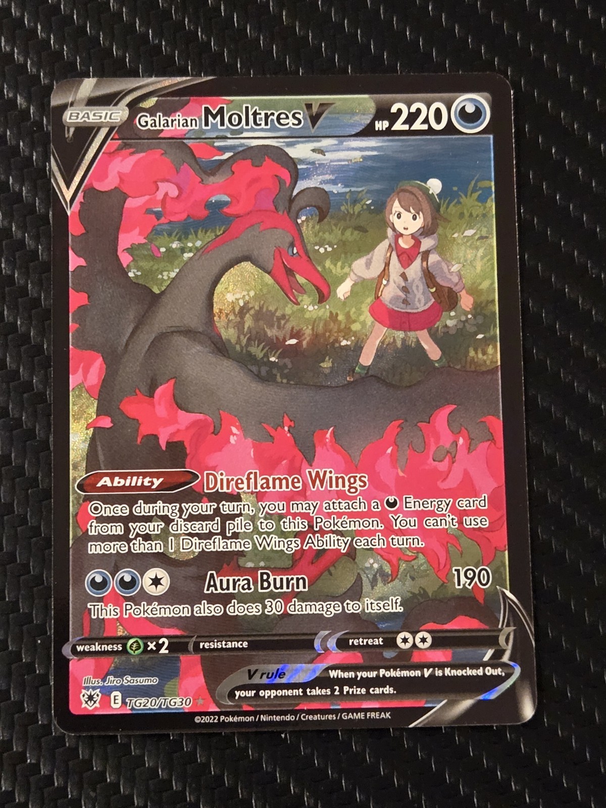 Galarian Moltres V Ultra Rare SWSH10: Astral Radiance Trainer Gallery TG20/TG30