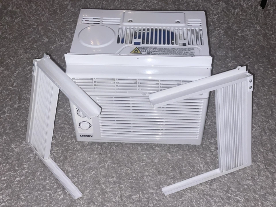Window Air Conditioner Unit with Side Panels - Image 3 of 3