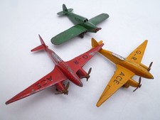 VINTAGE DINKY TOYS 60g LIGHT RACER DH COMET PAIR + EARLIER TINPLATE DINKY 1940s