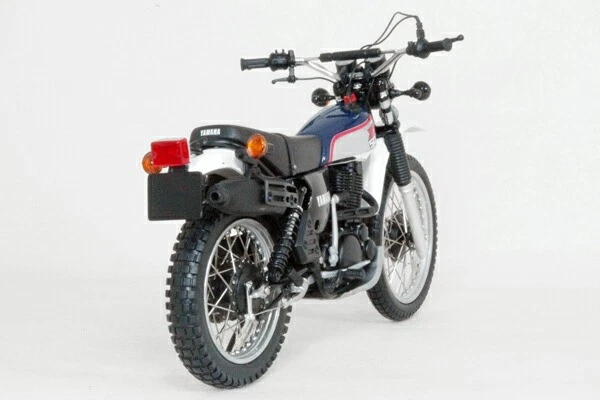 Minichamps 1/12 scale miniature car Yamaha XT500 1986 dark blue/white 122161602 - Image 4 of 4