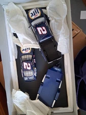 Rusty Wallace Brookfield Collectors Guild Limited Edition 2001 Adult Collectable