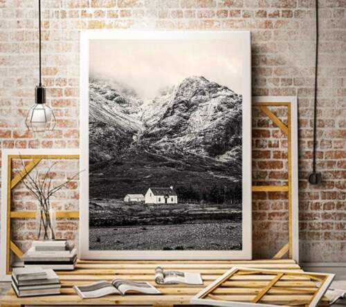Lagangarbh Cottage Print | Buachaille Etive Mor Mountain Photography, Home Decor - Imagen 1 de 1