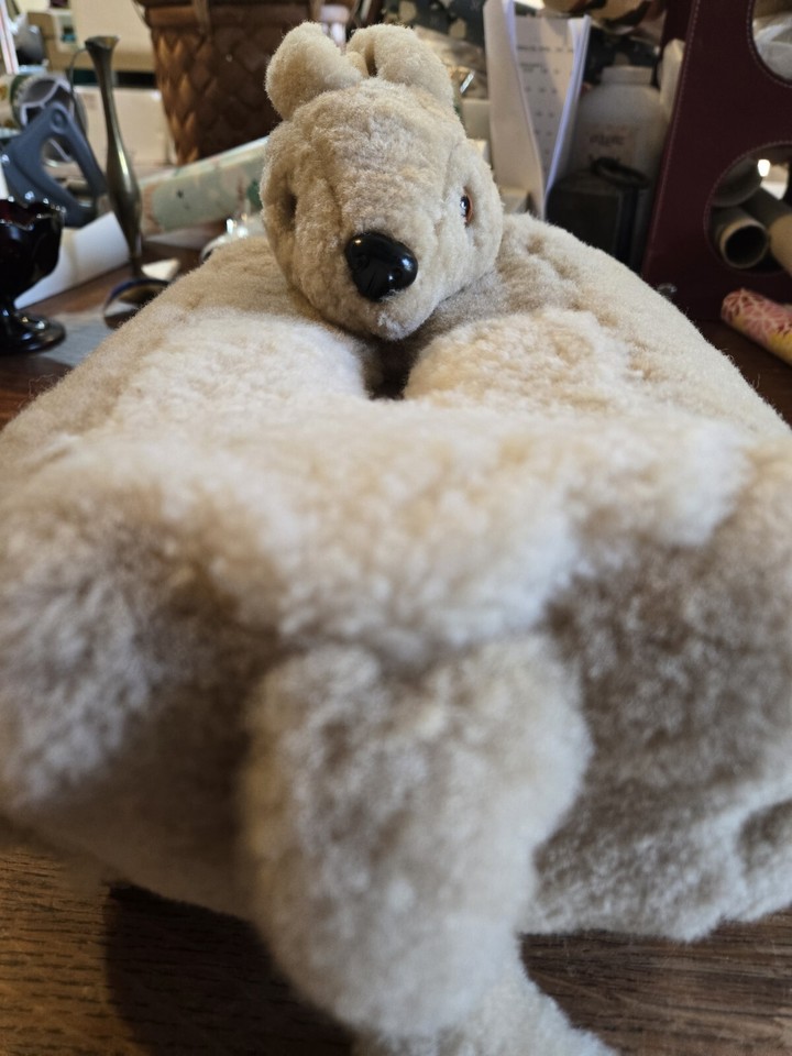 Ausfurs Australia Genuine Sheepskin Fur Kangaroo Tissue Box Cover