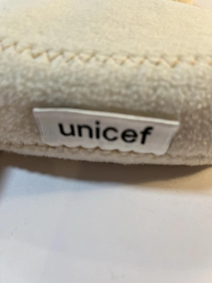 Oso de peluche IKEA PS Brum 13" UNICEF juguete de peluche acurrucado en blanco crema marfil usado Foto 4 de 4