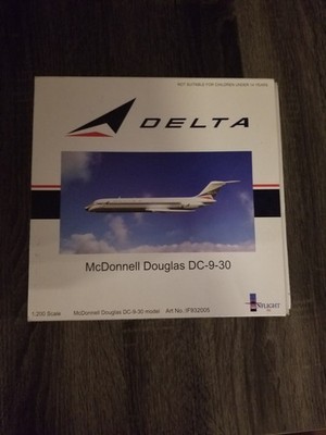 Delta McDonnell Douglas DC-9-30 Inflight 1:200 Model Plane