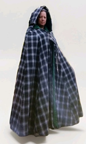 VTG Handmade Tartan Billowy Hooded Cape Wool Plaid Cloak Gray / Green Lined OS 