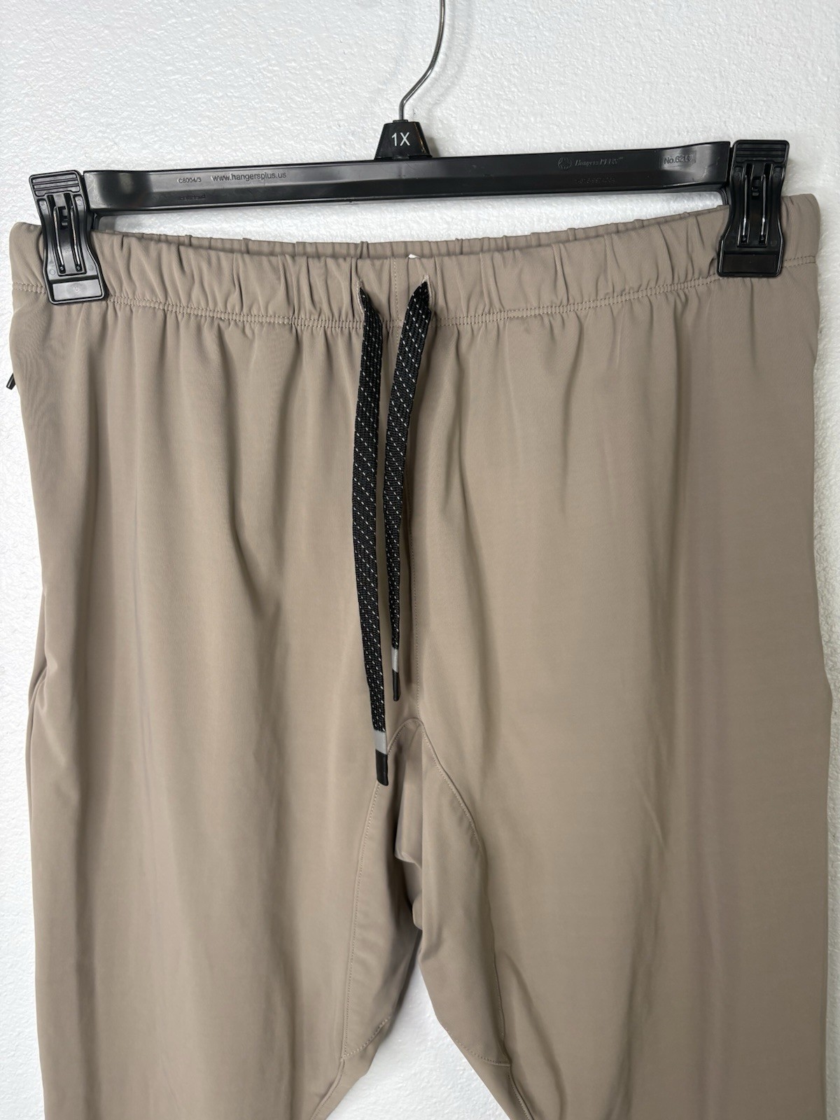 Fabletics Cropped Athletic Pants size Medium - image 2