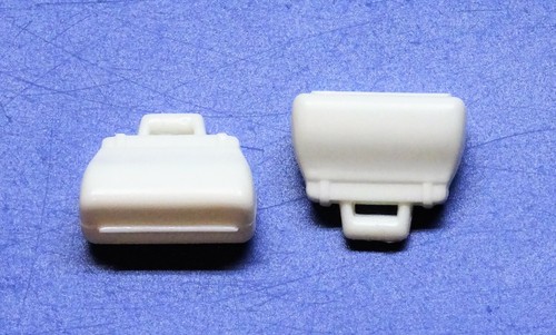 2 X Bag White Playmobil To Klicky Color Western Aristocrat Traveler RARITY - Picture 2 of 3