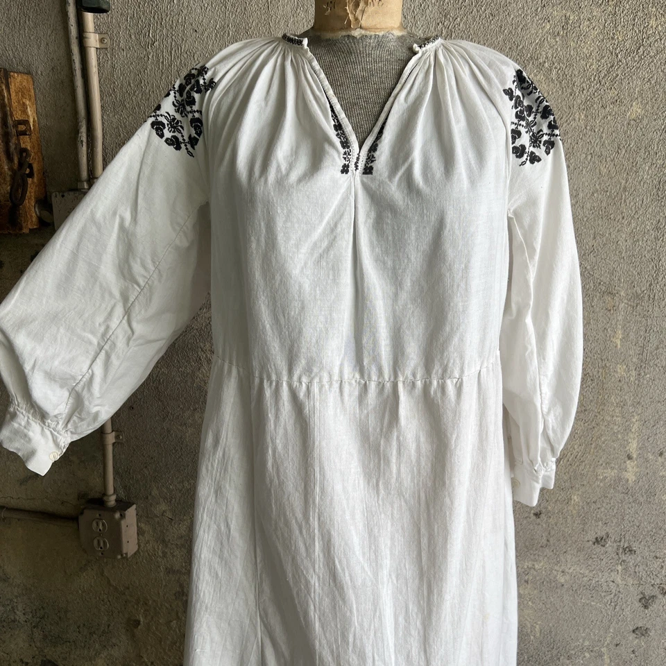 Vintage 1930s Romanian Folk Dress White Linen Black Floral Hand Embroidered 1920 - Image 2 of 4