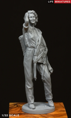 Life Miniatures - Attagirl WW2 ATA Pilot - 1/32nd Resin - LM32001